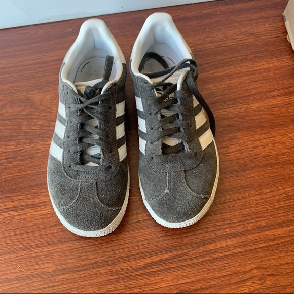 KIDS ADIDAS GAZELLE - size 2 - Picture 8 of 8